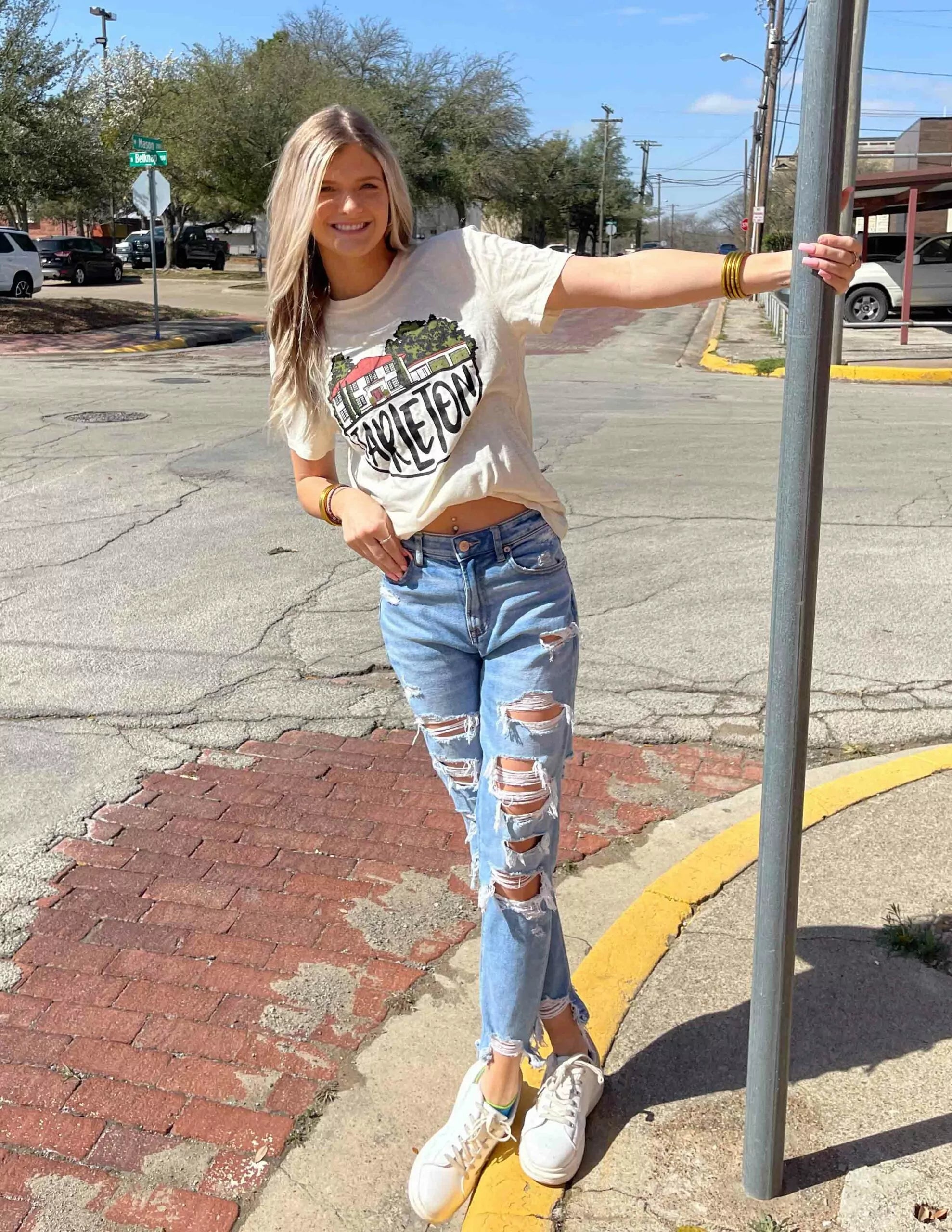 TSU Standing Sketch Short Sleeve