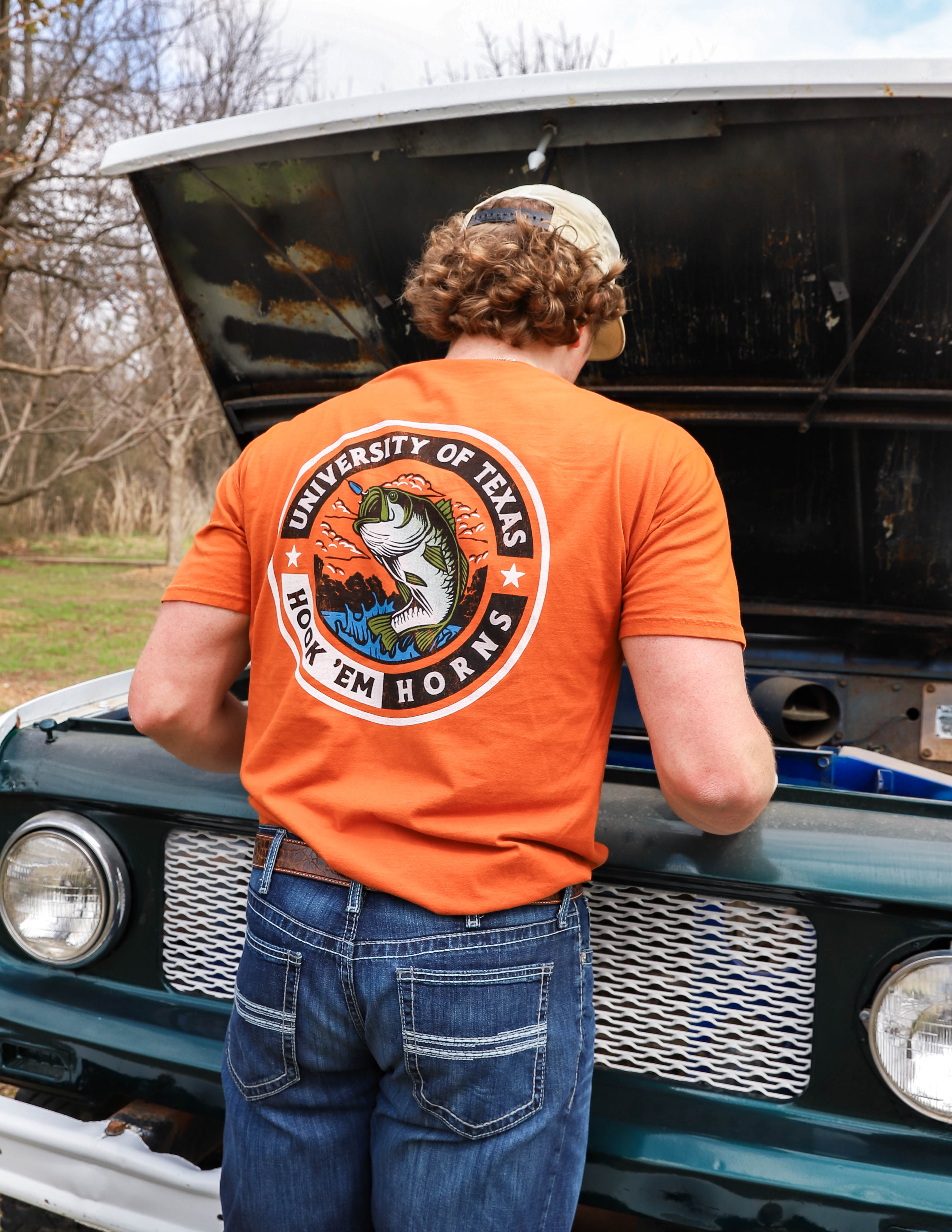 UT Round The Fish Short Sleeve